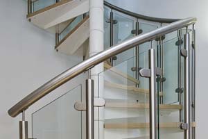 Stainless steel and glass spiral balustrade